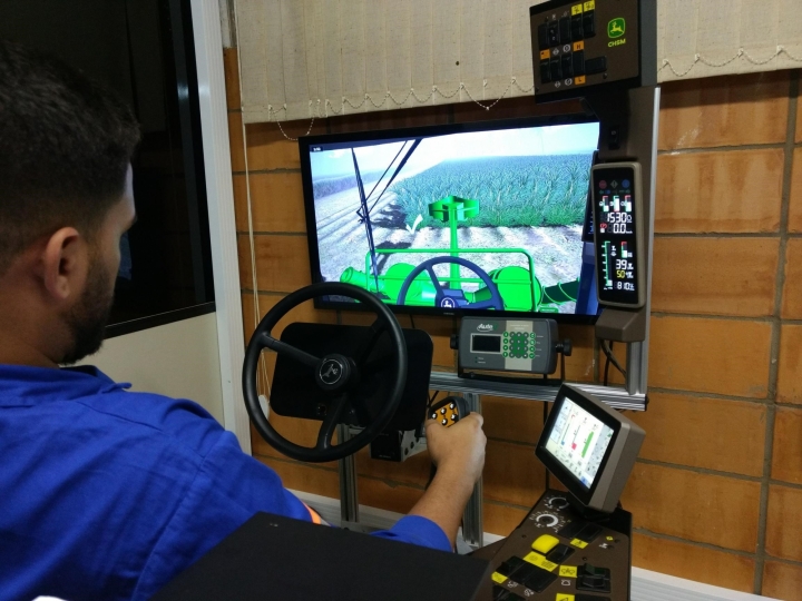 Em período de entressafra, Bunge Açúcar & Bioenergia aposta na capacitação de operadores com simuladores de colheita de cana