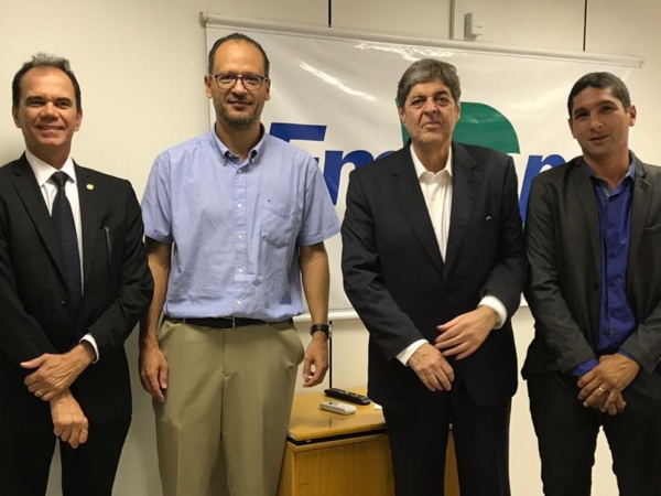 Feplana e Sindaçúcar-PE na Embrapa Cerrados nesta quinta-feira (28).    Foto: Divulgação