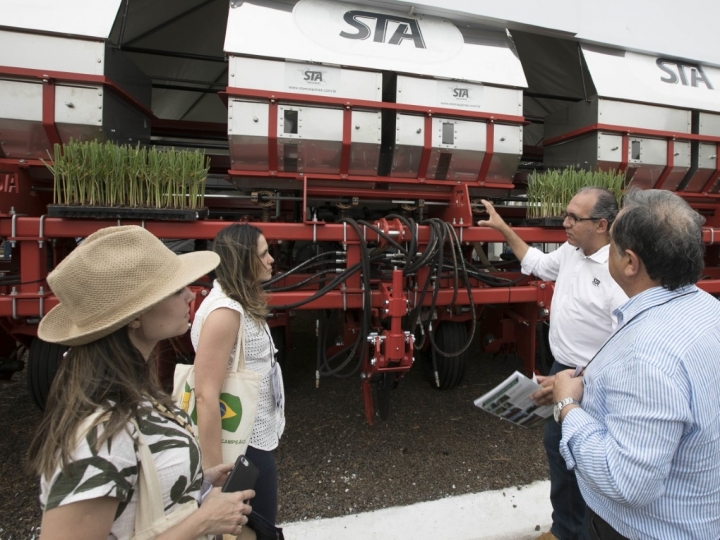 Presença feminina na FENASUCRO & AGROCANA dobra nos últimos sete anos