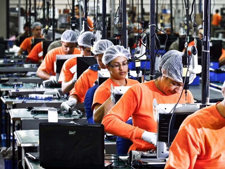 FMC desenvolve programa de capacitação para mulheres na indústria