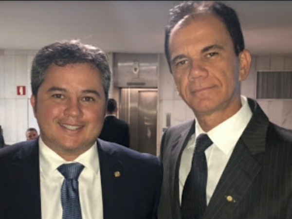 Deputado federal Efraim Filho (DEM/PB) e o presidente da Feplana, Alexandre Andrade Lima.  Foto: Divulgação