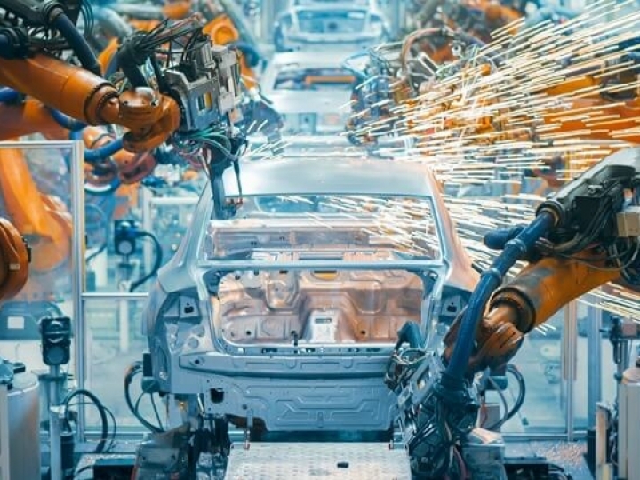 Produção e exportações no primeiro quadrimestre crescem num ritmo superior ao das vendas internas 