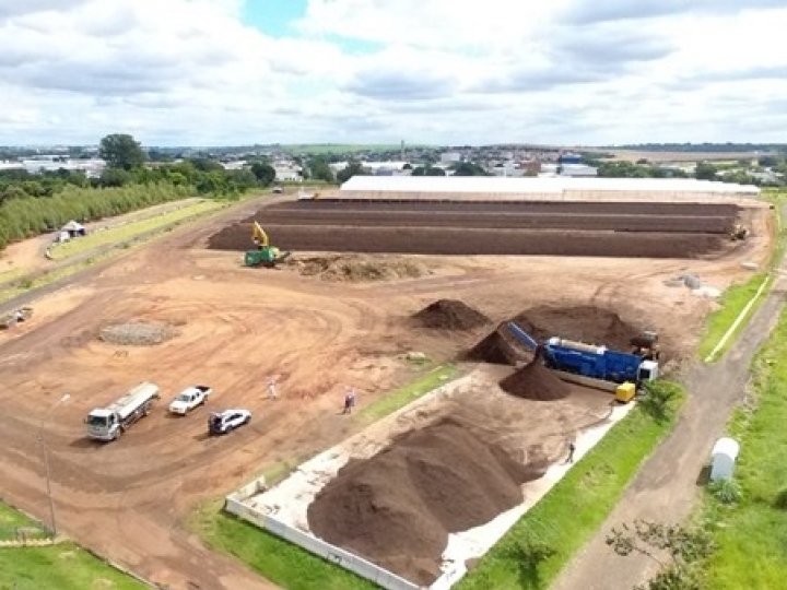 Prefeito de Ribeirão Preto conhece as instalações da Usina Verde de Compostagem do Instituto Agronômico (IAC) em Campinas