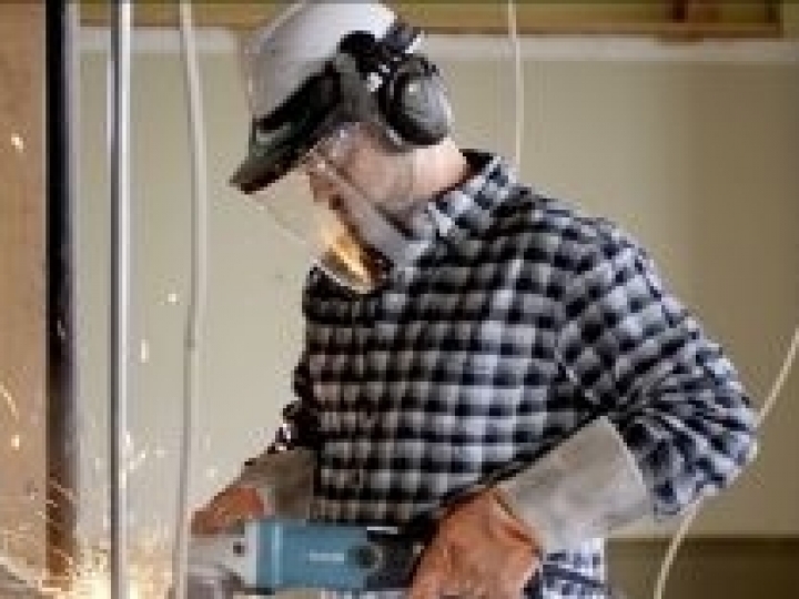 Ruídos podem ocasionar acidentes auditivos nas indústrias do agronegócio