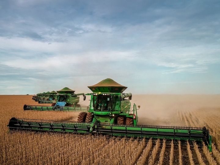 Aegro lança curso rápido e gratuito de gestão de máquinas agrícolas