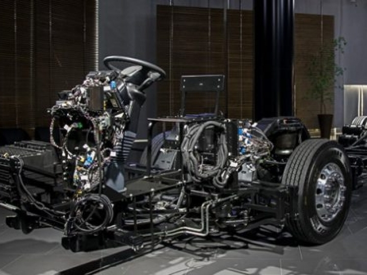 Mercedes-Benz apresenta ônibus elétrico