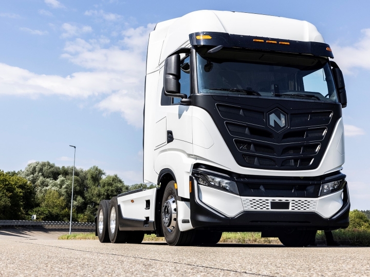 IVECO e Nikola inauguram fábrica de caminhões elétricos na Alemanha