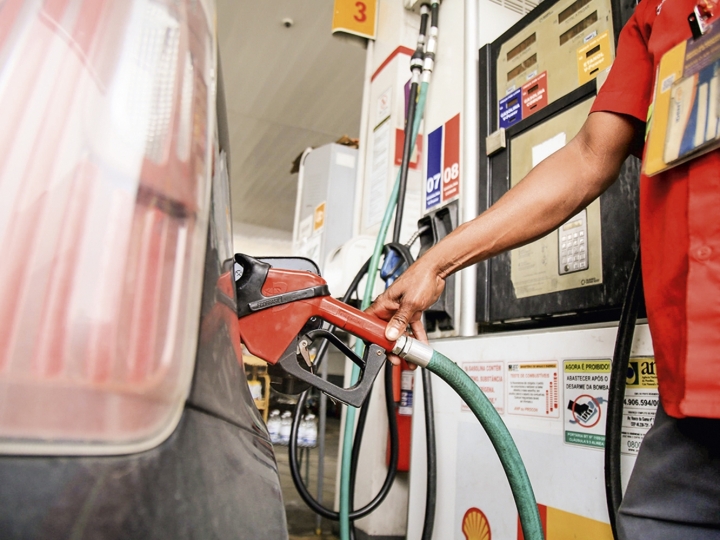 Com sexta alta consecutiva, preço da gasolina já está 12% mais caro nas primeiras semanas de outubro