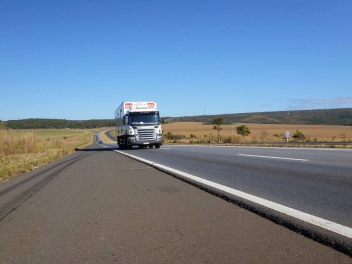 Caminhoneiros e transportadores podem atuar como MEI e acessar benefícios do regime simplificado