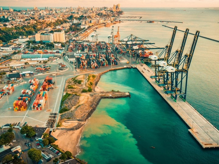 Wilson Sons registra em 2021 recorde de movimentação de cargas no Tecon Salvador