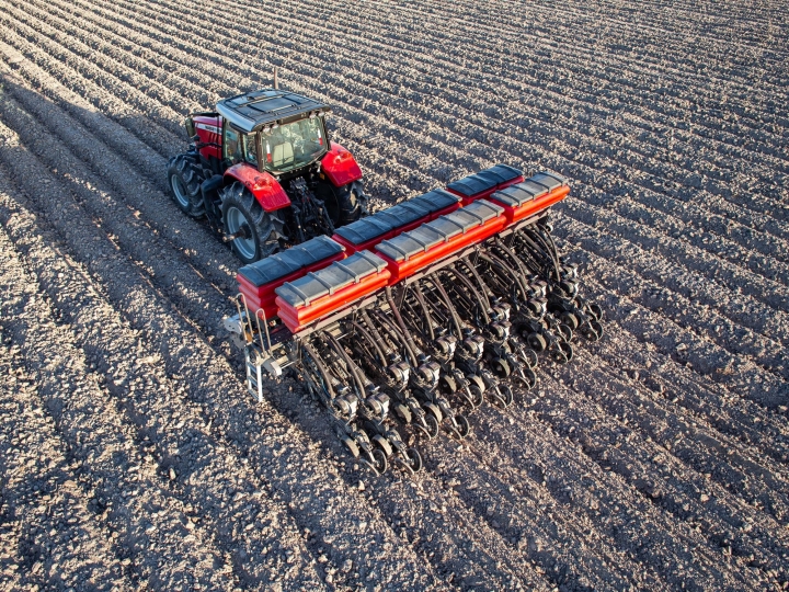 Massey Ferguson apresenta plantadeira para cultivo de soja e milho em terras baixas  