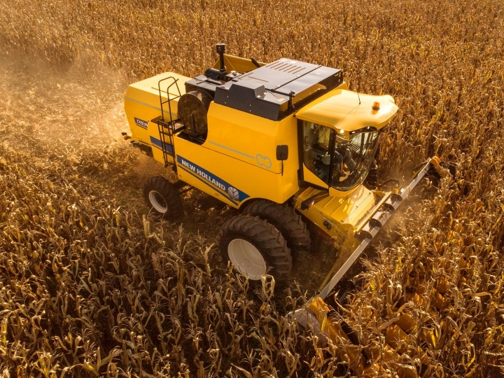 Colheitadeira TX5.90, da New Holland, é eleita a Máquina do Ano