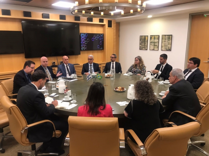 Cooperação e estratégias de inovação para o agro na agenda do presidente da Embrapa em Israel