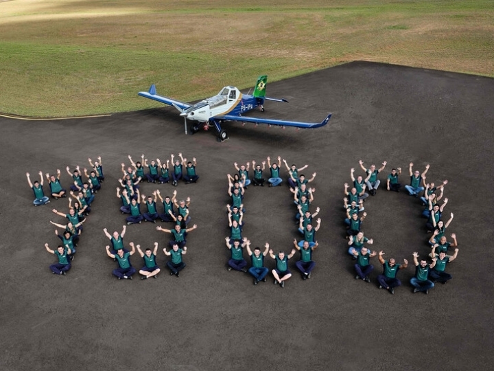 Com recordes de vendas no ano, avião agrícola Ipanema da Embraer chega à marca de 1.500 unidades entregues