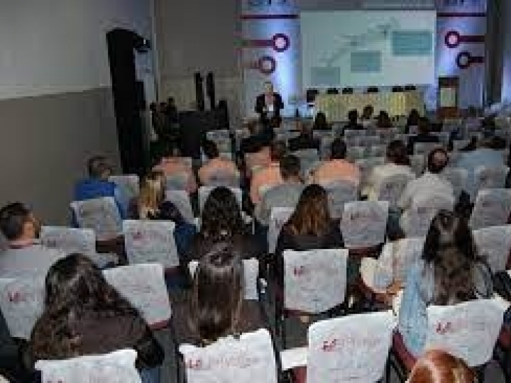 FACTA amplia o debate sobre avicultura sustentável