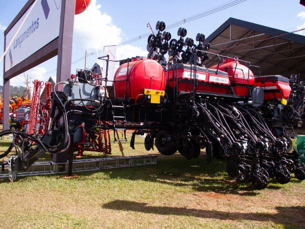 Semeadora de precisão transportável Agiflex oferece facilidade no transporte e rápida abertura ou fechamento. Foto: Divulgação