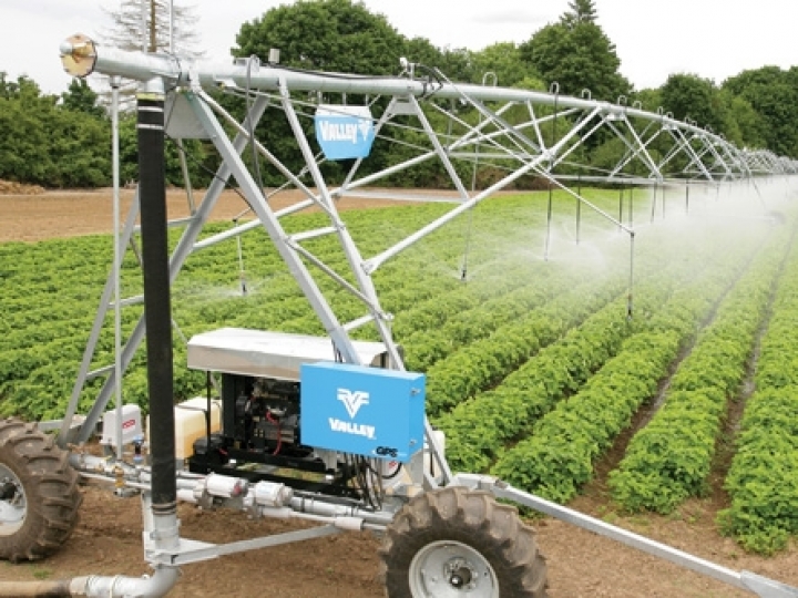 Valmont dobra produção de sistemas de irrigação no Brasil com a expansão da planta industrial em Uberaba, Minas Gerais