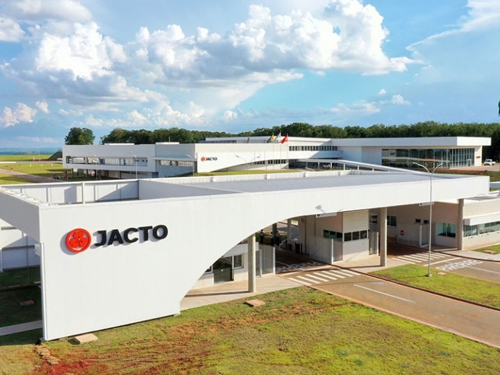 Jacto inaugura fábrica com tecnologia de indústria 4.0