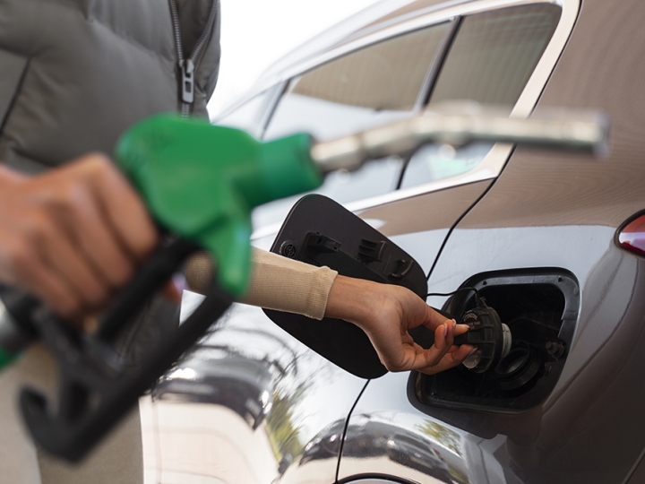 Ticket log: litro da gasolina sobe 3% em fevereiro na média nacional; etanol tem alta de 4%