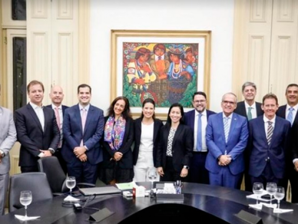 Encontro entre a governadora de Pernambuco com representantes da NovaBio, Shell e Copergás. Foto: Hesíodo Góes - Secom