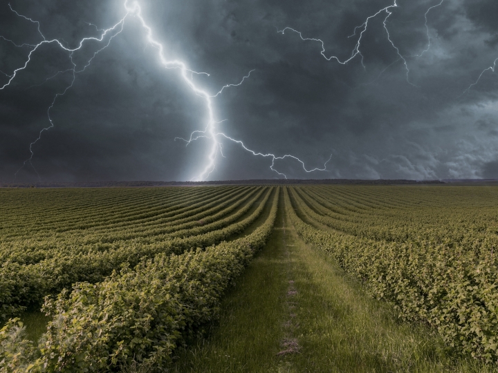 Verão reserva chuva de 1.100 mm para duas regiões do país
