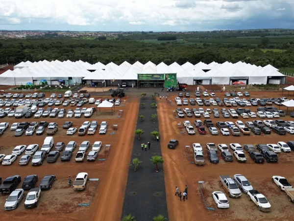 Feira do Cerrado acontece no núcleo da Cooxupé em Monte Carmelo (Crédito foto: André Monteiro)