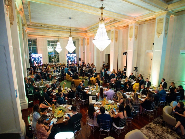 Com sorteio de um boi Aberdeen Angus, Agrotalk Show 2025 exibe a força e a diversidade do agronegócio, destacando a variedade da produção nacional