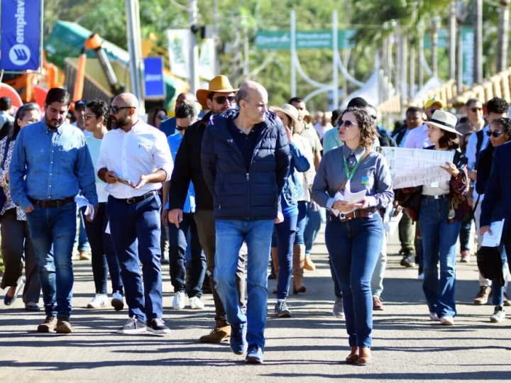 Feira AgroBrasília 2025 recebe delegações internacionais da Cimeira Internacional das Cooperativas de Língua Portuguesa