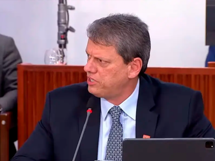 Tarcísio: SP vai ser primeiro Estado a substituir diesel; começando pelo agro
