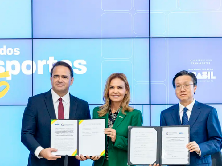 Brasil e China fazem parceria para construir ferrovia ligando Atlântico ao Pacífico