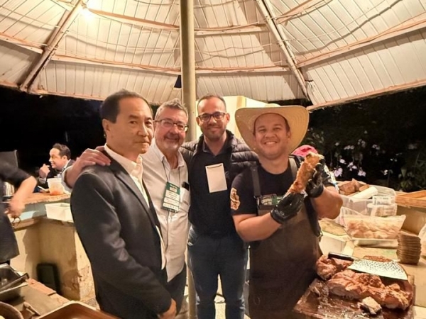 O diretor Plínio César agradeceu a visita: 