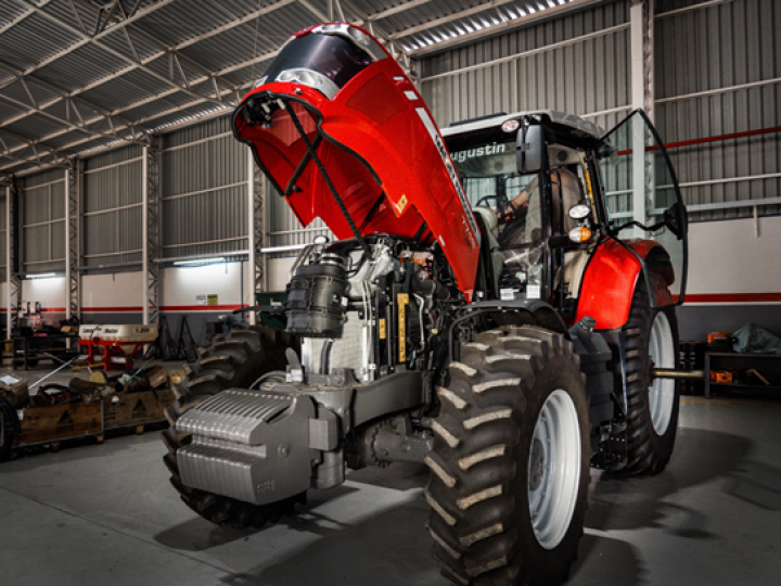 Vendas de máquinas agrícolas devem encerrar 2025 com alta de 15%, projeta Fenabrave