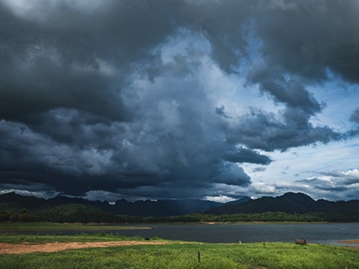 Semana começa com grande parte do país sob alerta para tempestades