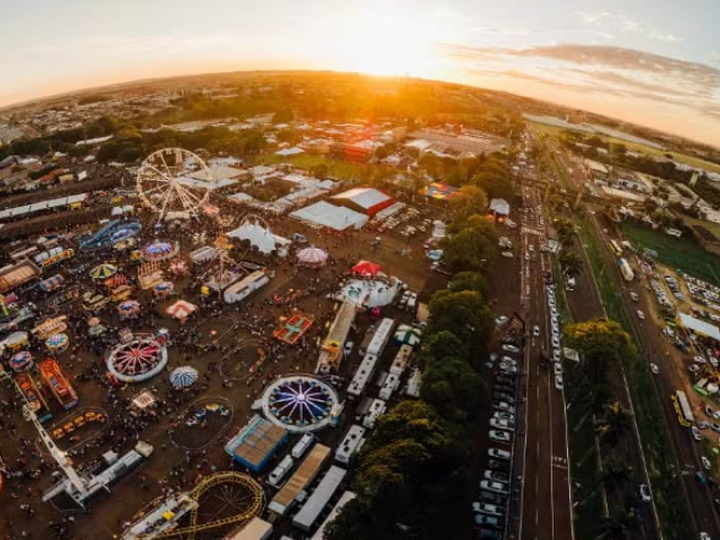 ExpoLondrina abre as porteiras e mistura agro com palco cheio