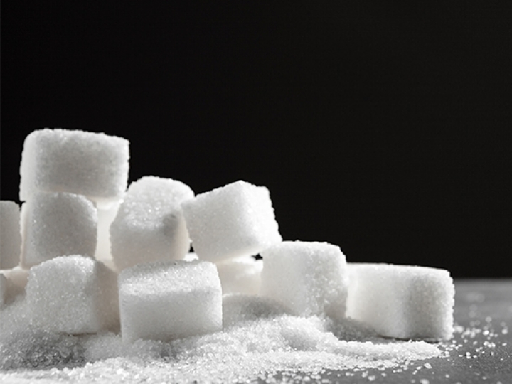 Mercado internacional pressiona preços do açúcar, enquanto físico no Brasil reage