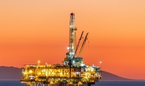 Petróleo recua mais de 2% em meio aos avanços nas negociações entre EUA e Irã